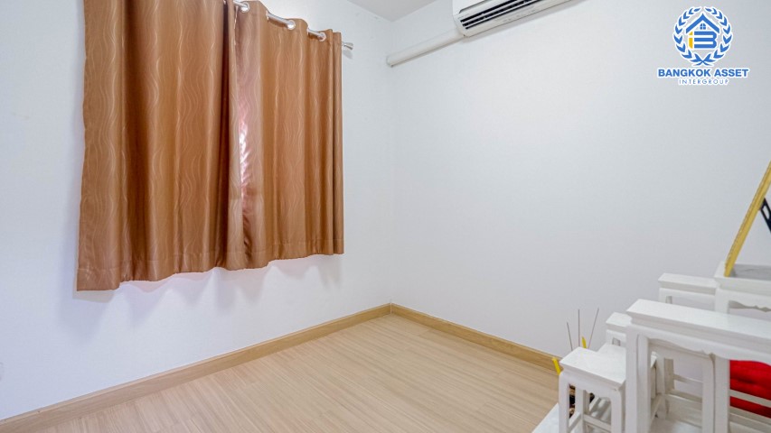 ทาวน์เฮ้าส์มือสองย่านนนทบุรี ม.พฤกษาวิลล์69 กาญจนาฯ-ลาดปลาดุก เนื้อที่ 18.3 ตร.ว. ฟังก์ชัน 3 ห้องนอน 2 ห้องน้ำ 1 ที่จอดรถ บนทำเลเยี่ยม โครงการน่าอยู่ เชื่อมต่อถ.กาญจนาภิเษก และอีกหลายเส้นทาง แถมยังใกล้รถไฟฟ้าสายสีม่วง "สถานีคลองบางไผ่" จองด่วน!...